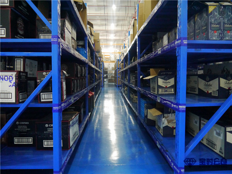 紅酒倉儲揀貨區